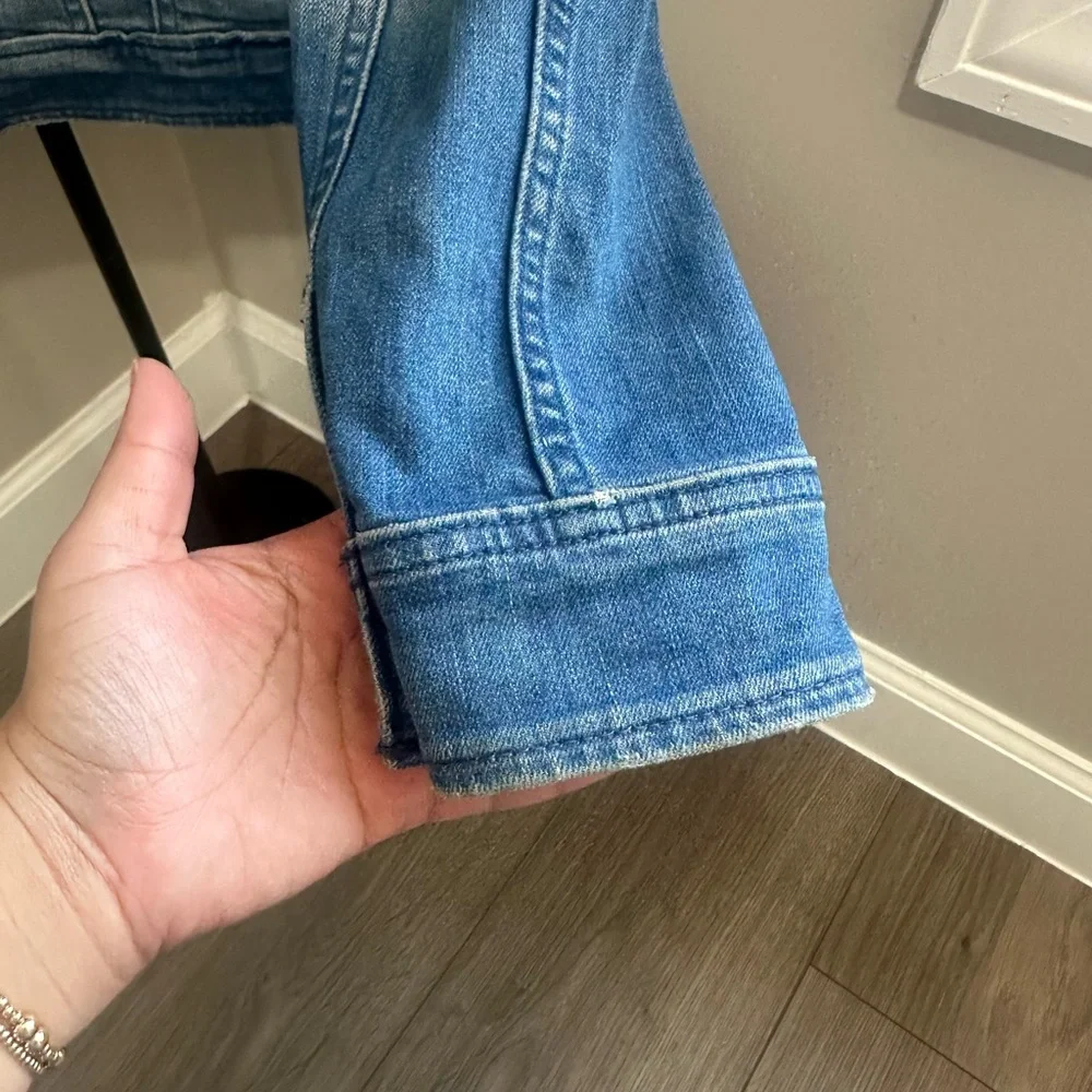 Vineyard Vines Faded Blue Denim Jacket - Women's - Picture 11 of 11